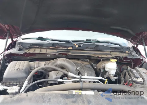 2019 Ram 1500 Classic Express 4X4 6'4 Box из США, поврежденный, VIN 1C6RR7FT4KS626611